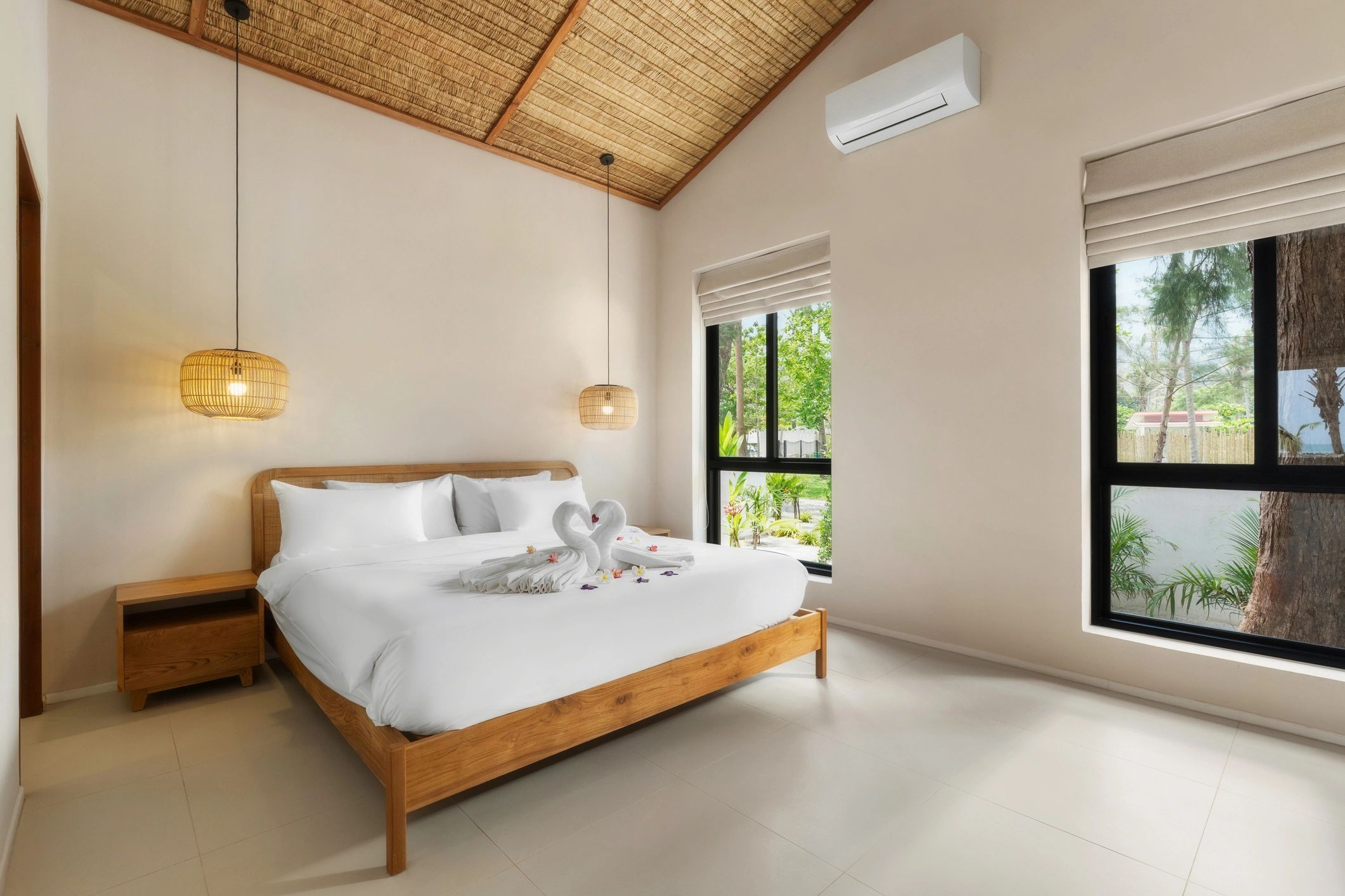 Spacious Beach Suite bedroom